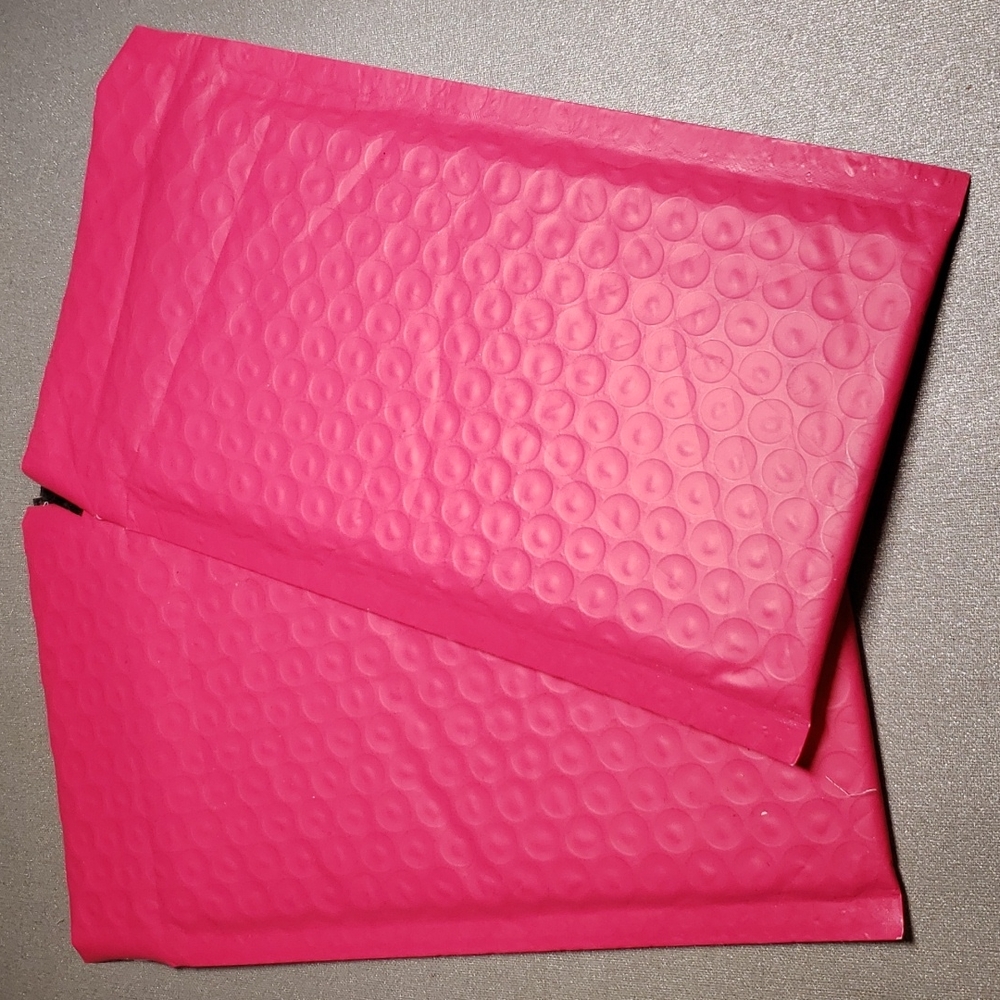 20x Hot Pink Bubble Mailers
